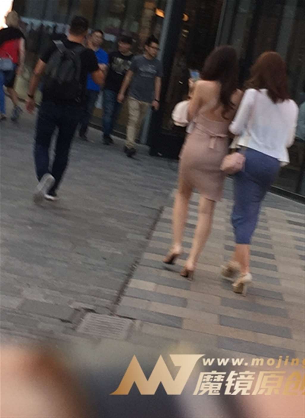 图片[3]-【红石赛帖】两个包裙美女-流行馆