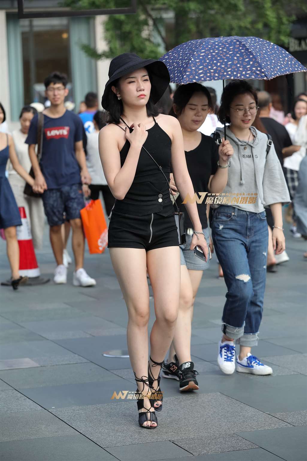 图片[5]-【凯恩赛帖】性感露背热裤装-流行馆