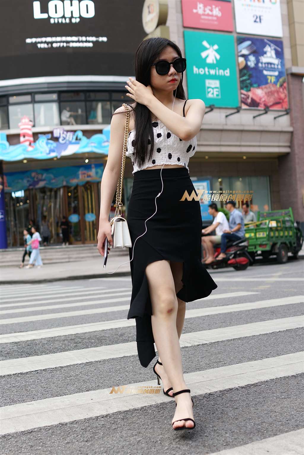 【哈曼赛帖】黑裙吊带-流行馆