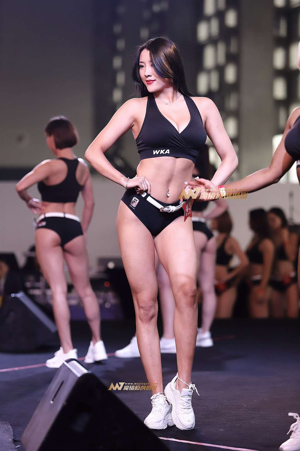 【Mark赛帖】45号星女郎-街拍流行馆