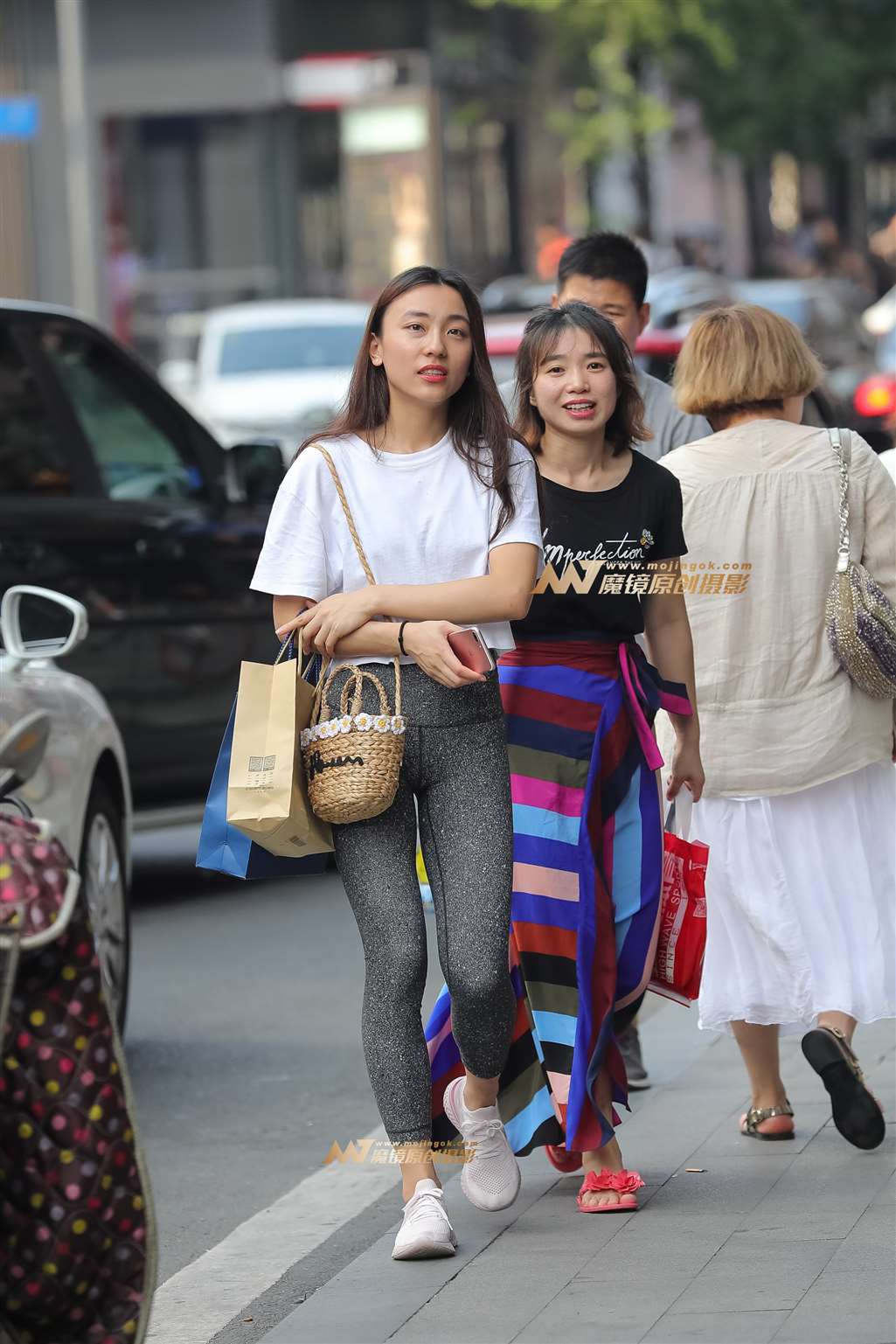 图片[4]-【凯恩赛帖】简洁T恤搭配紧身裤 带来清凉感-流行馆