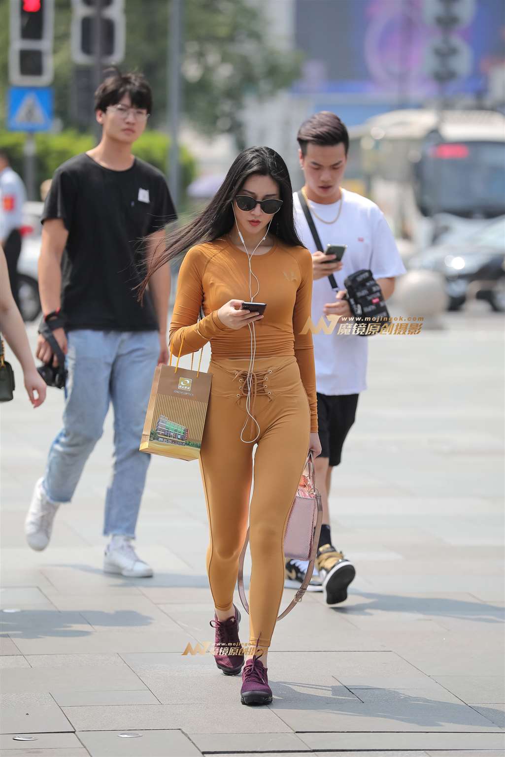 图片[4]-【凯恩赛帖】紧身装裹出迷人性感的身材-流行馆