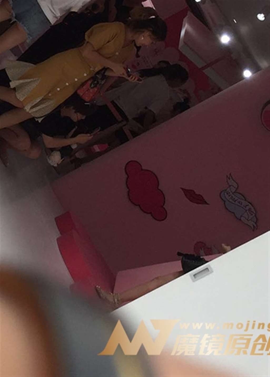 图片[3]-【红石赛帖】热裤长腿高挑美女-流行馆