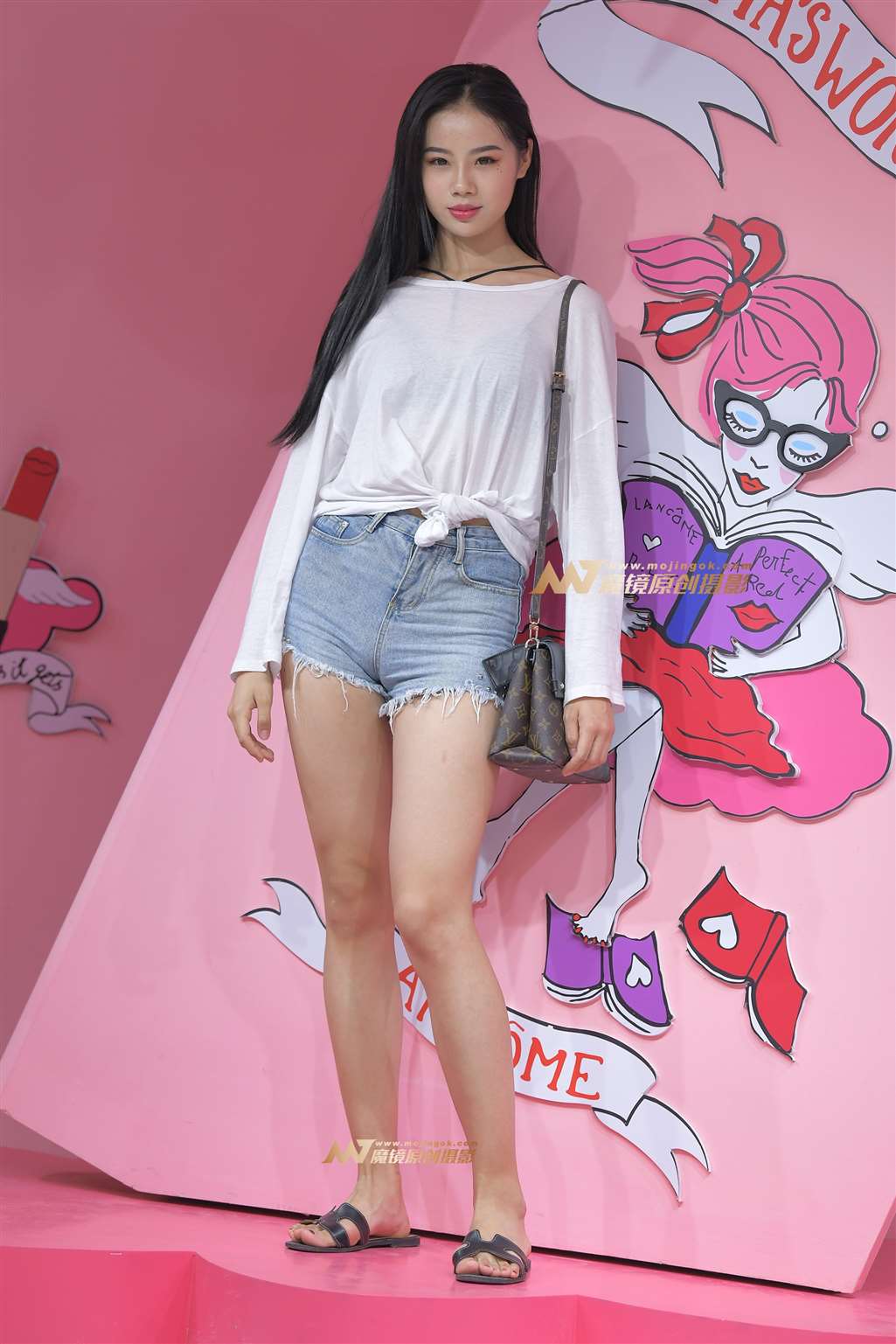 图片[4]-【红石赛帖】热裤长腿高挑美女-流行馆