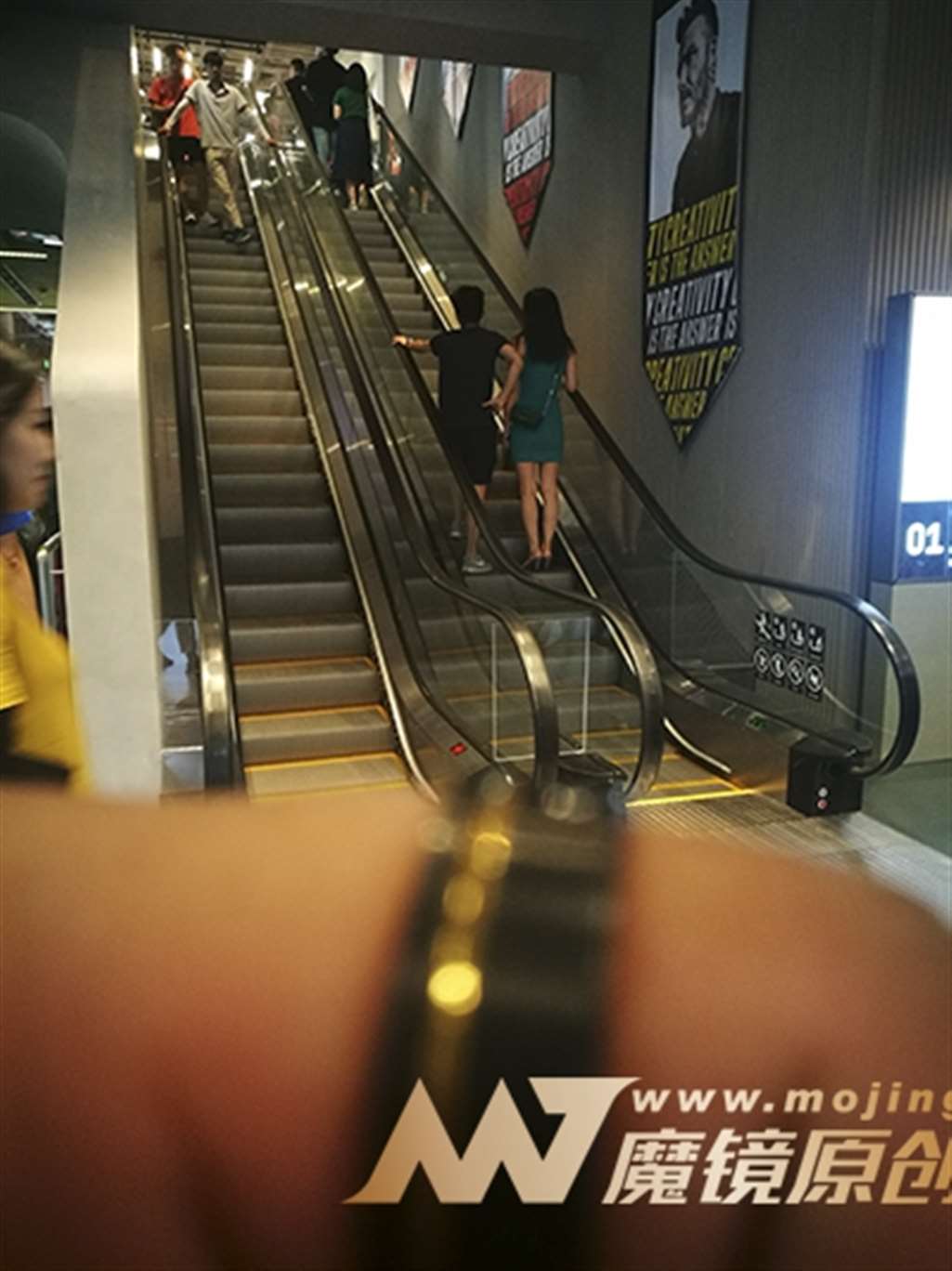 图片[2]-【赛德克赛帖】性感长腿包臀裙女郎-流行馆