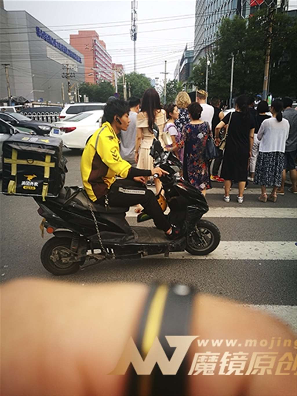 图片[2]-【赛德克赛帖】一字肩百褶裙气质美妇-流行馆