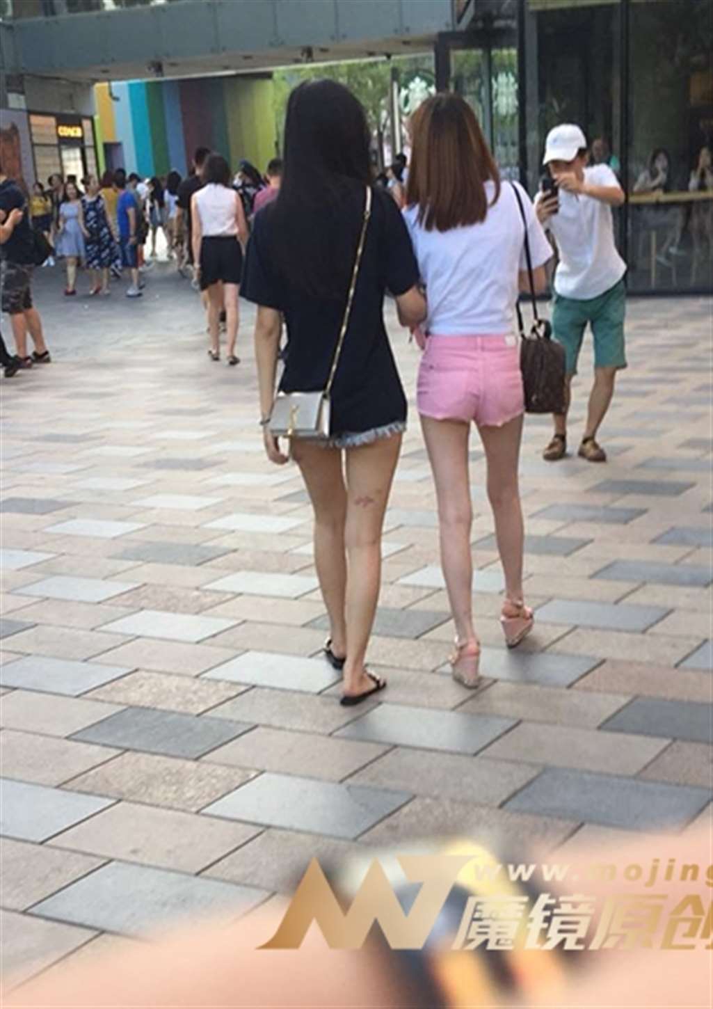 图片[3]-【红石赛帖】两个热裤漂亮美女-流行馆