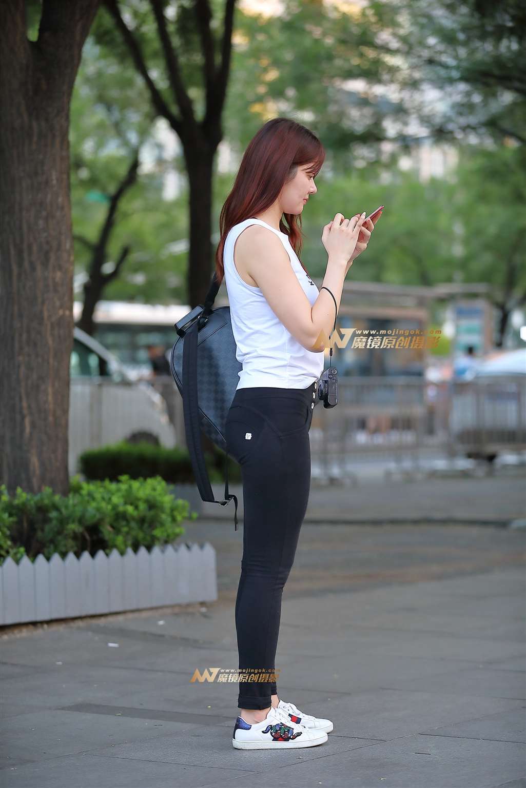 【视觉冲击赛帖】黑色紧身蜜桃裤小姐姐-流行馆