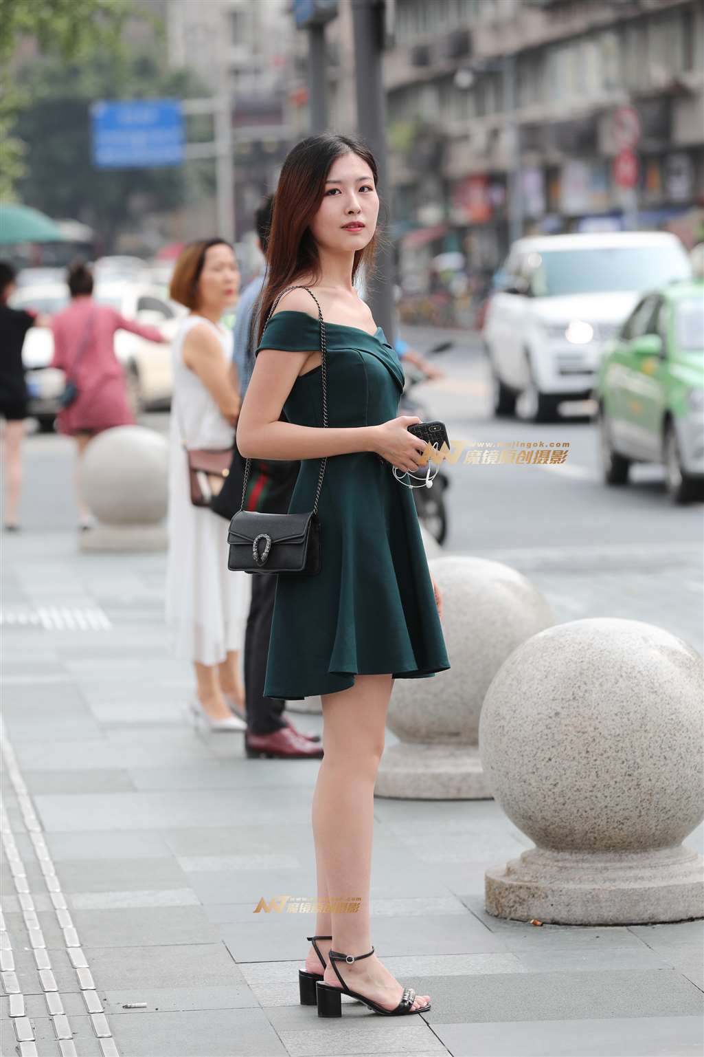 【辉辉赛贴】你今天笑的真好看-街拍流行馆