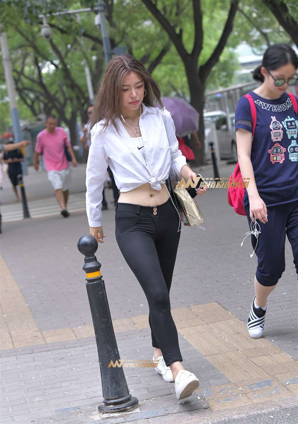 【红石赛帖】黑色紧身裤美女-流行馆