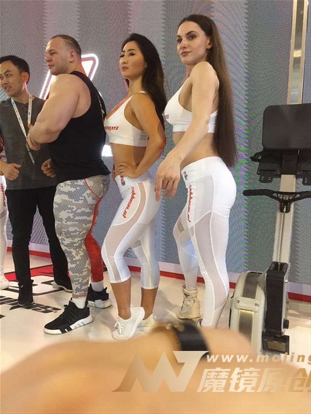 图片[3]-【Mark赛帖】白衣白裤运动美女-流行馆