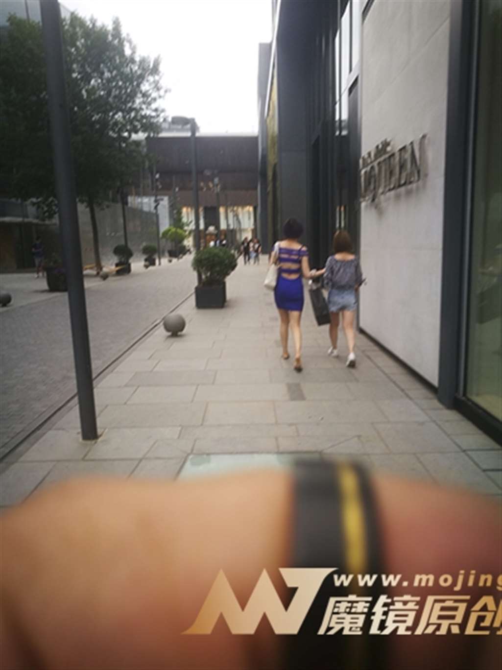 图片[2]-【赛德克赛帖】性感包臀裙少妇-流行馆