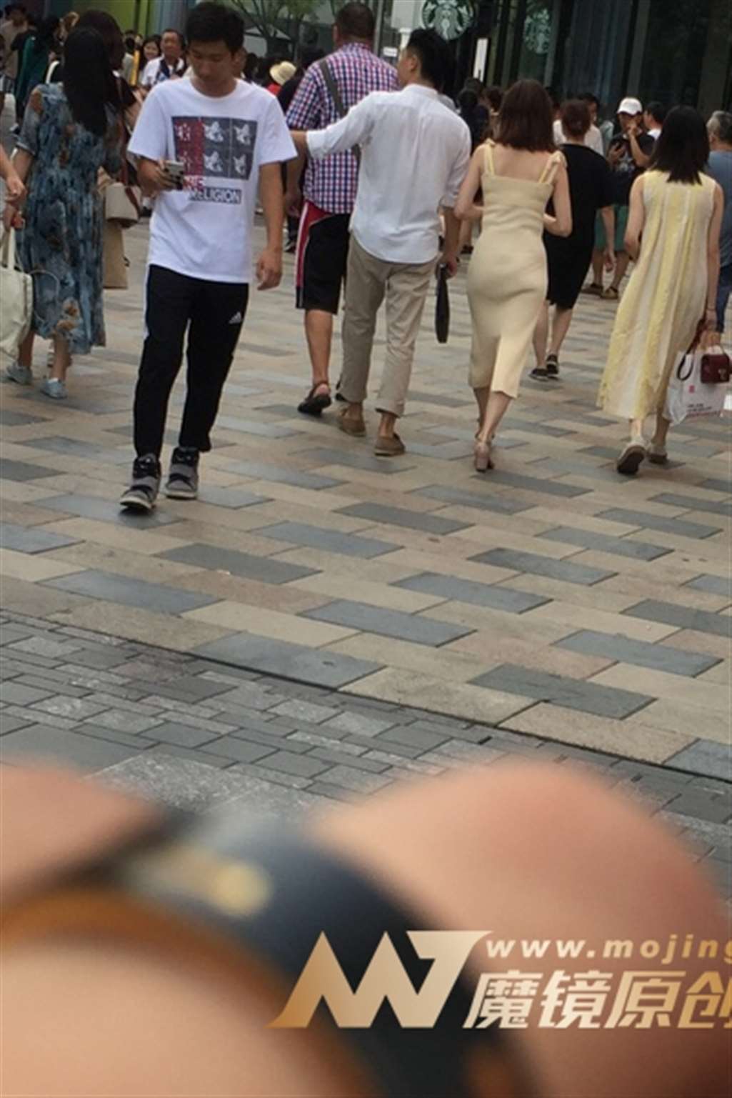 图片[3]-【视觉冲击赛帖】吊带针织包臀裙少妇-流行馆