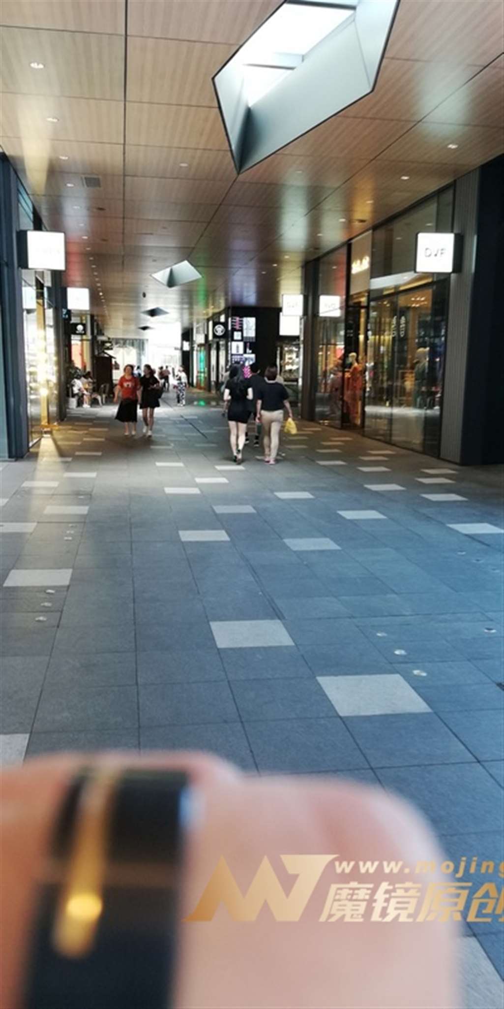 图片[3]-【视觉冲击赛帖】陪妈咪逛街的包臀裙乖女-流行馆