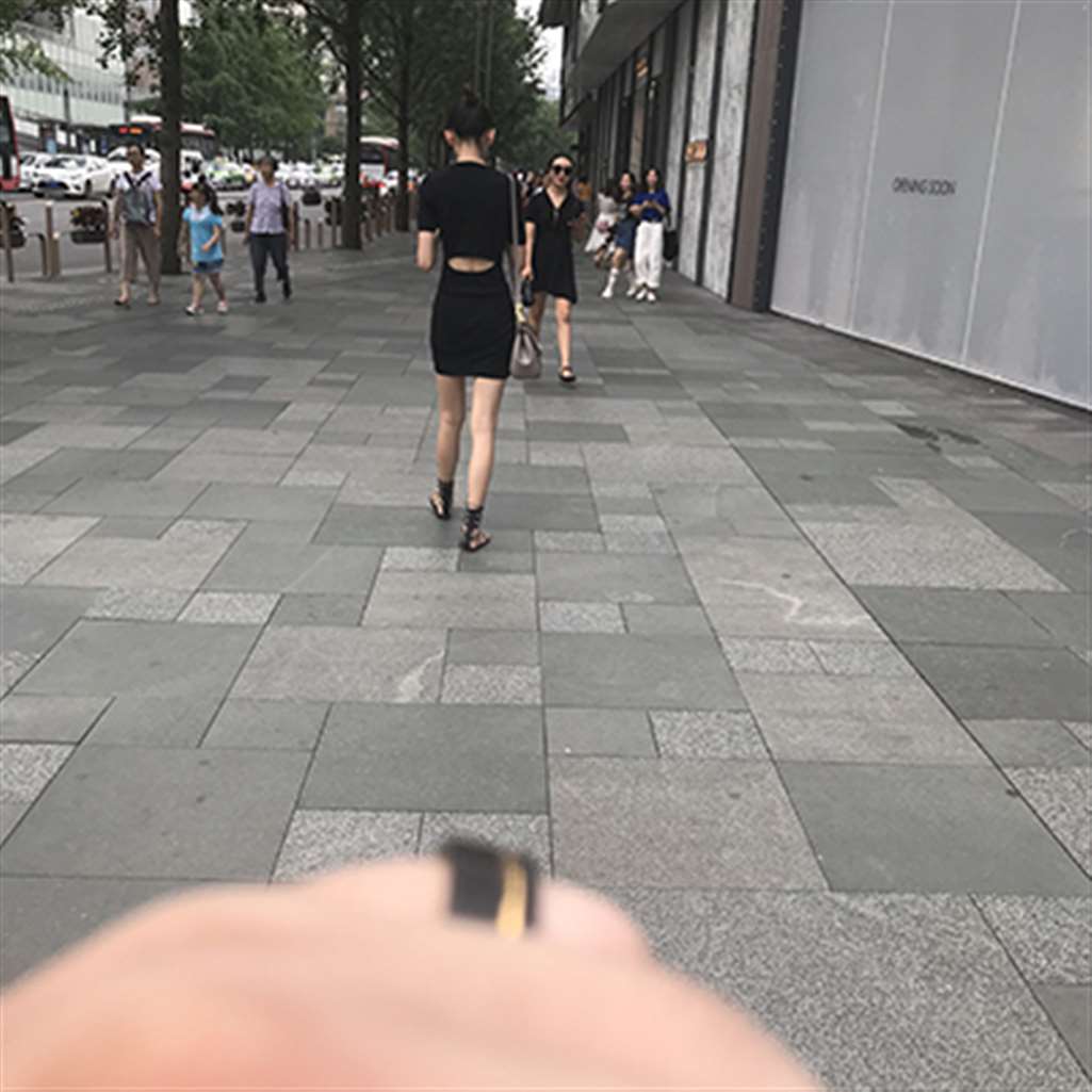 图片[3]-【辉辉赛贴】丸子头长腿漂亮小姐姐-流行馆