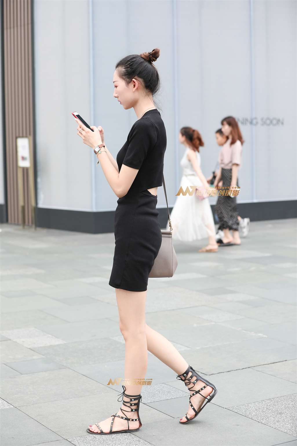 图片[4]-【辉辉赛贴】丸子头长腿漂亮小姐姐-流行馆