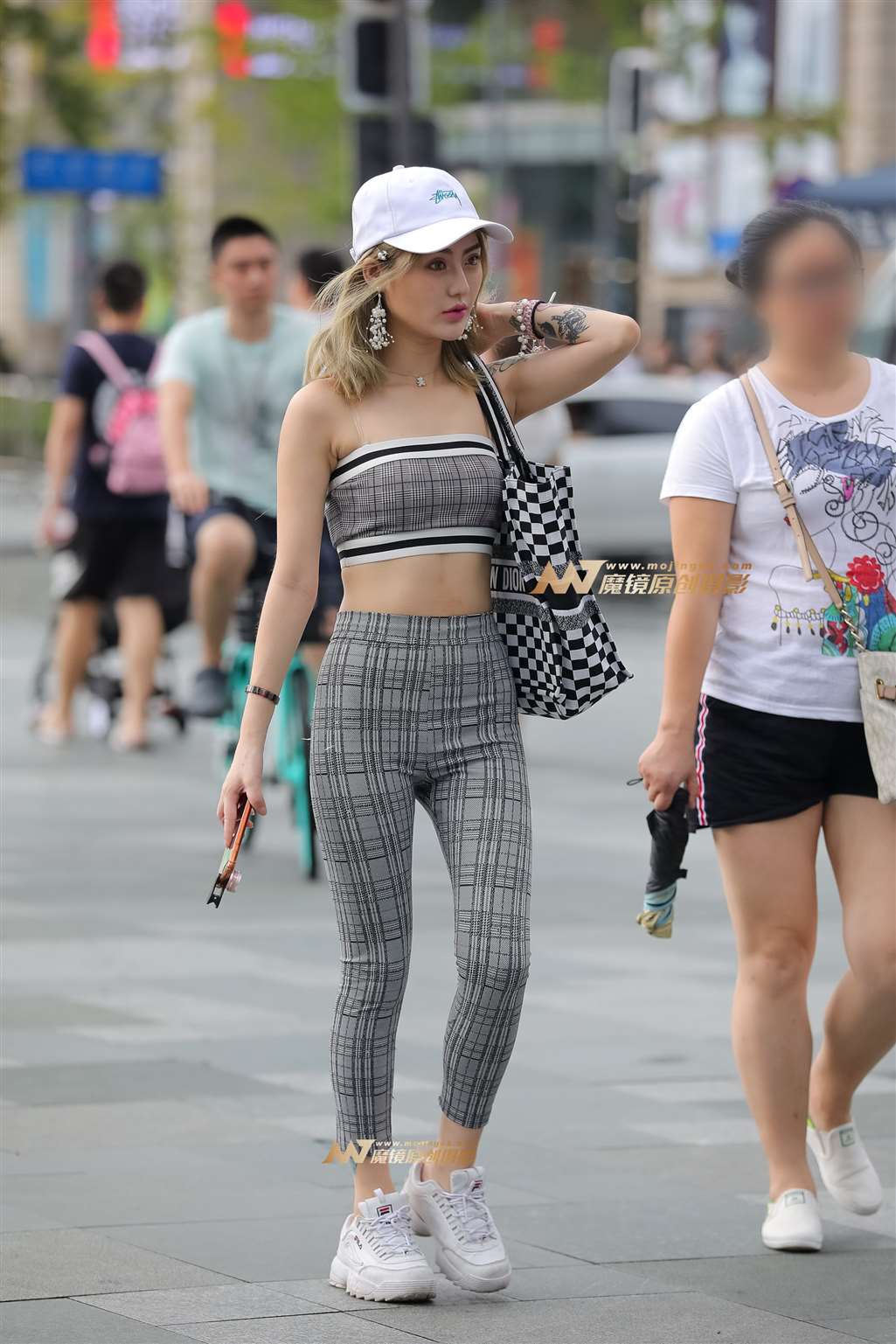 【凯恩赛帖】抹胸好身材-流行馆