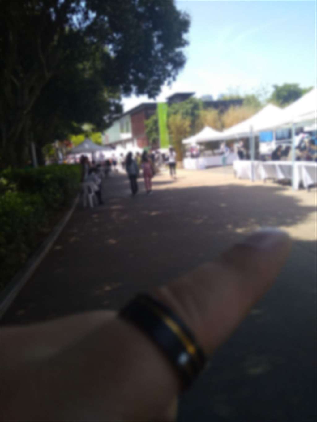 图片[3]-【咔喳赛贴】背影曲线不错-流行馆