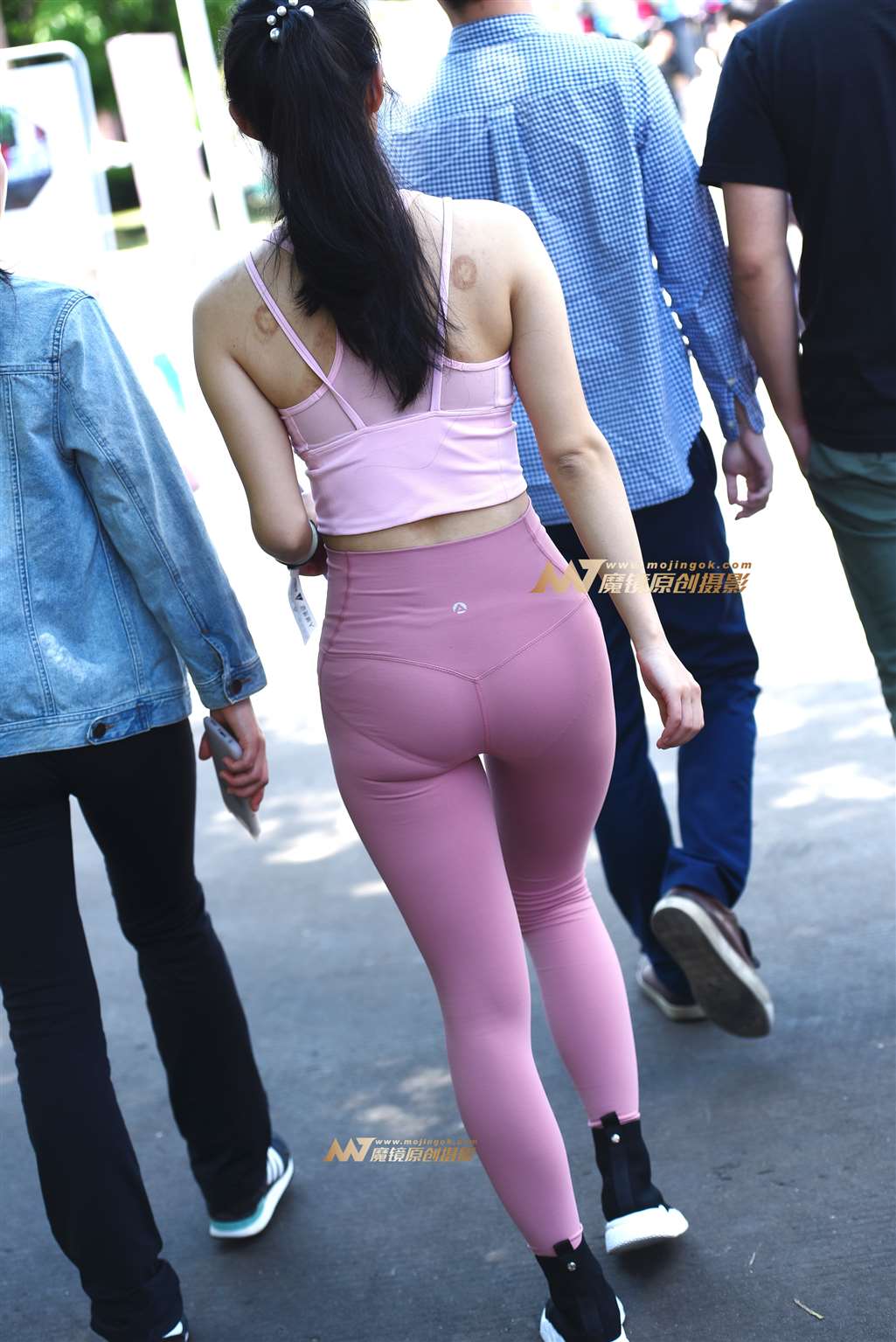 图片[5]-【咔喳赛贴】背影曲线不错-流行馆