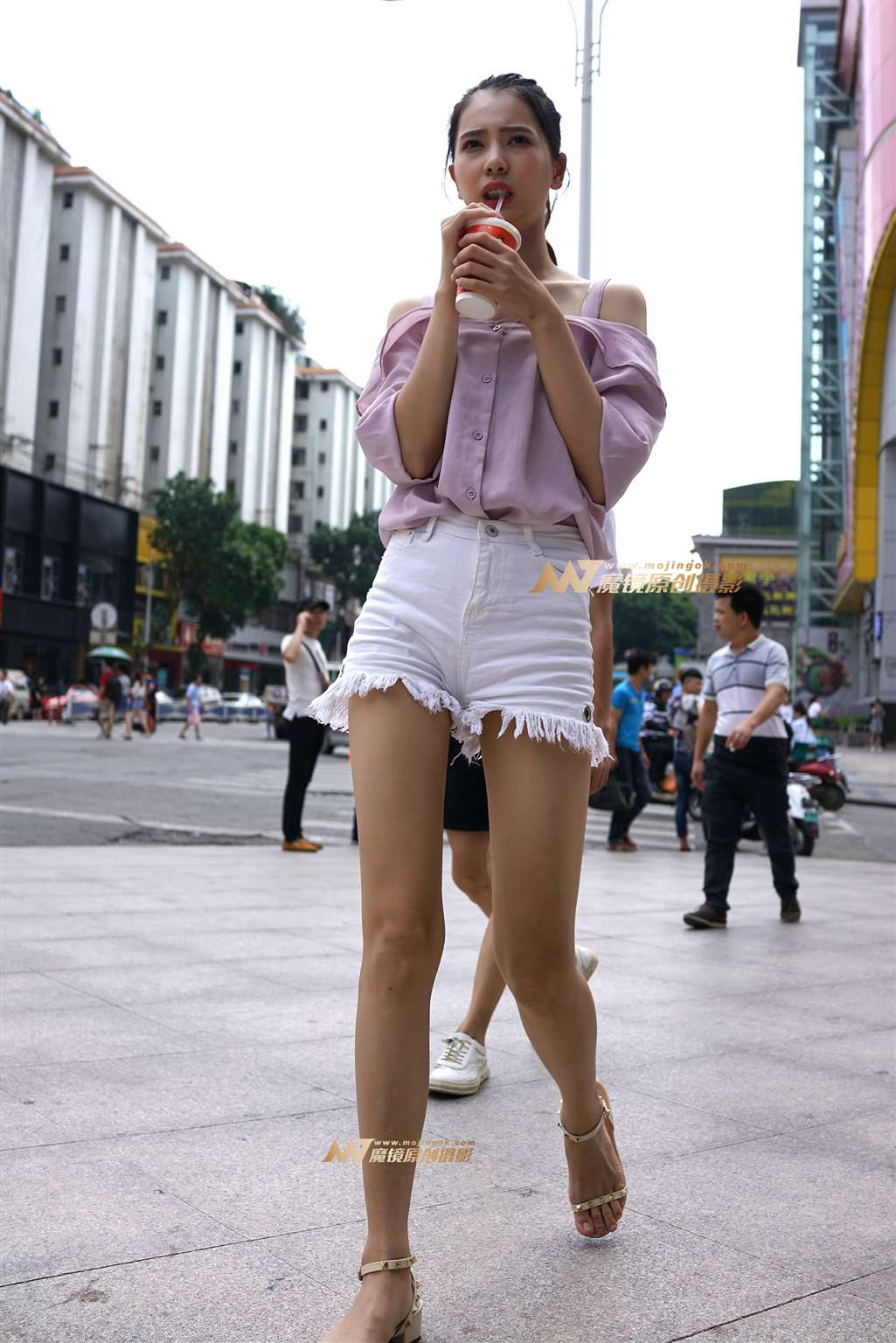 【哈曼赛帖】细长腿白热裤-流行馆