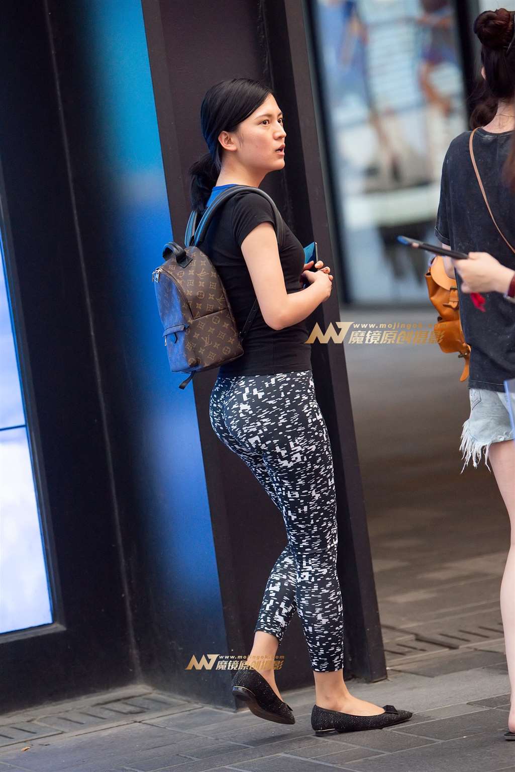 【赛德克赛帖】罕见的迷彩紧身翘臀少妇-流行馆