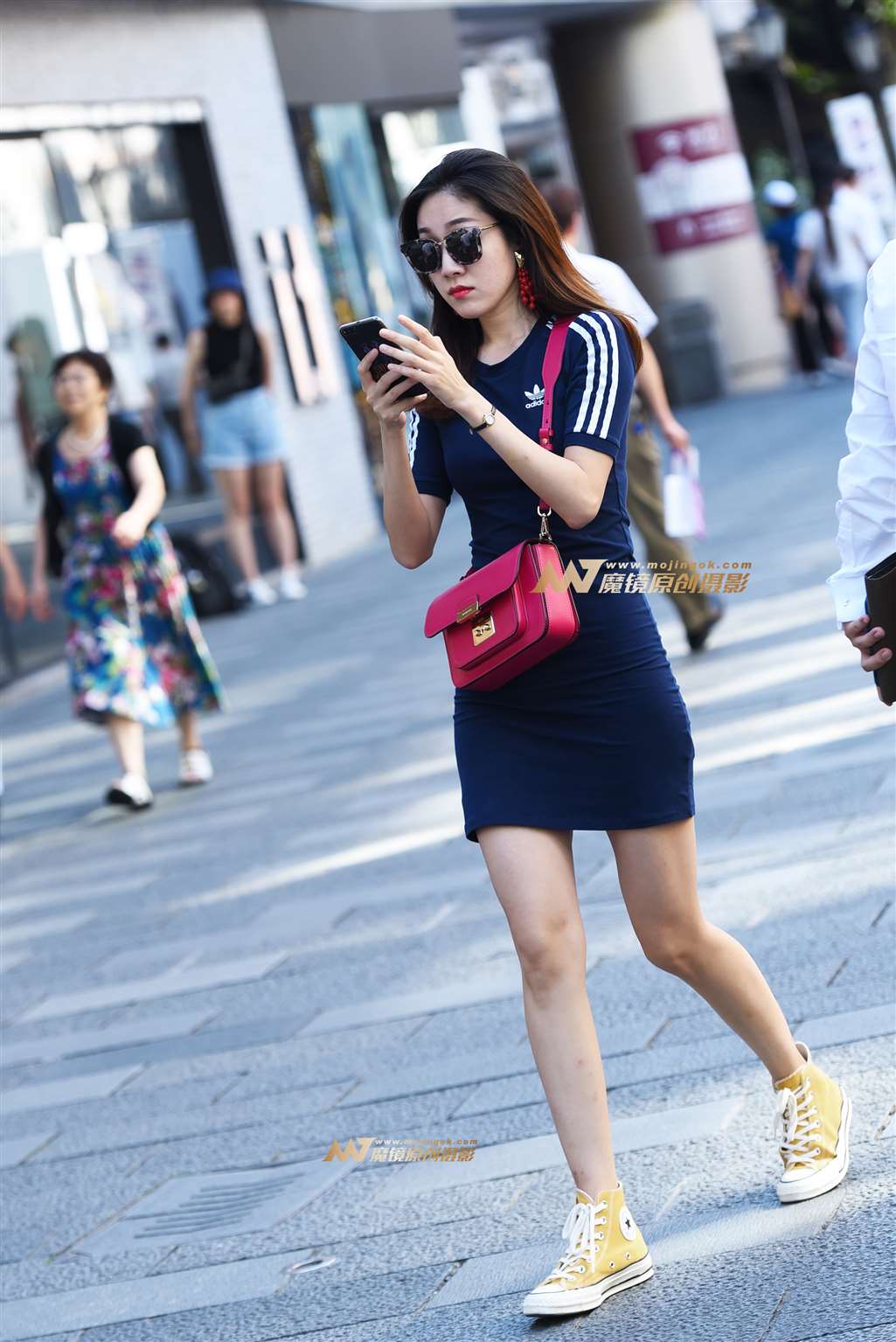 【咔喳赛贴】兰裙墨镜-流行馆