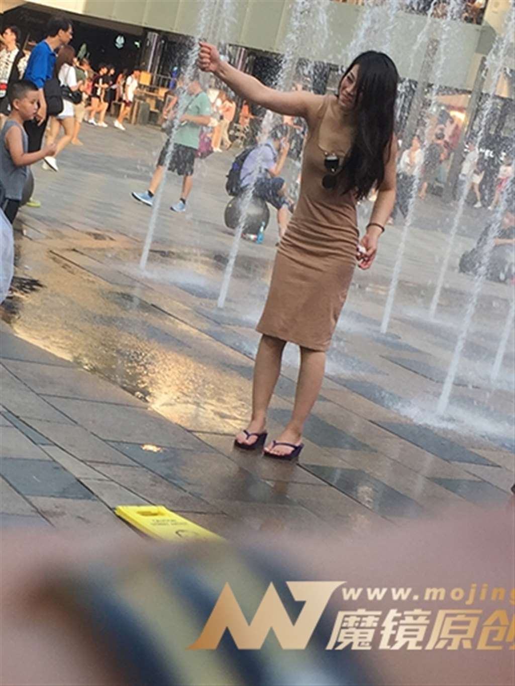图片[3]-【红石赛帖】戏水中的温婉妈妈-流行馆