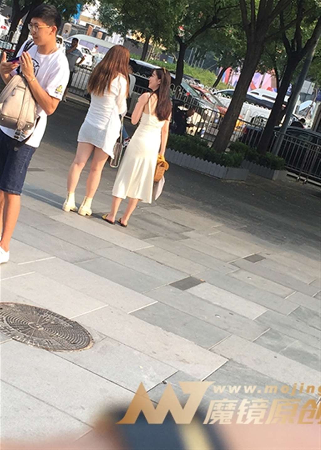 图片[3]-【红石赛帖】白裙吊带美女-街拍流行馆