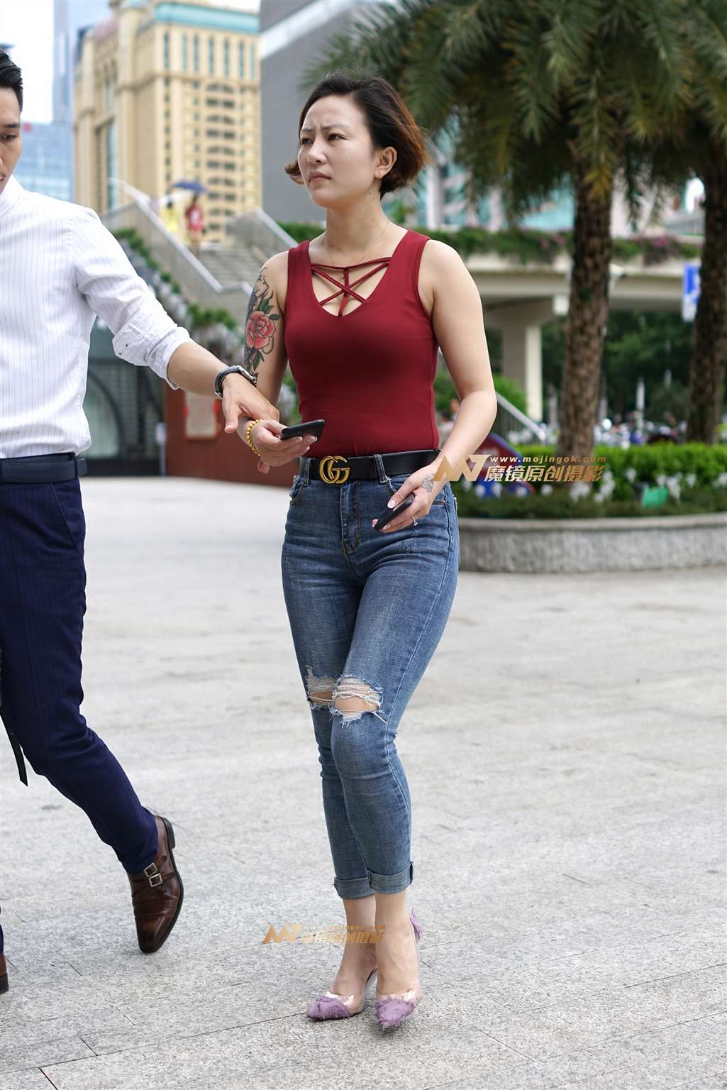 【哈曼赛帖】丰满紧蓝牛-街拍流行馆