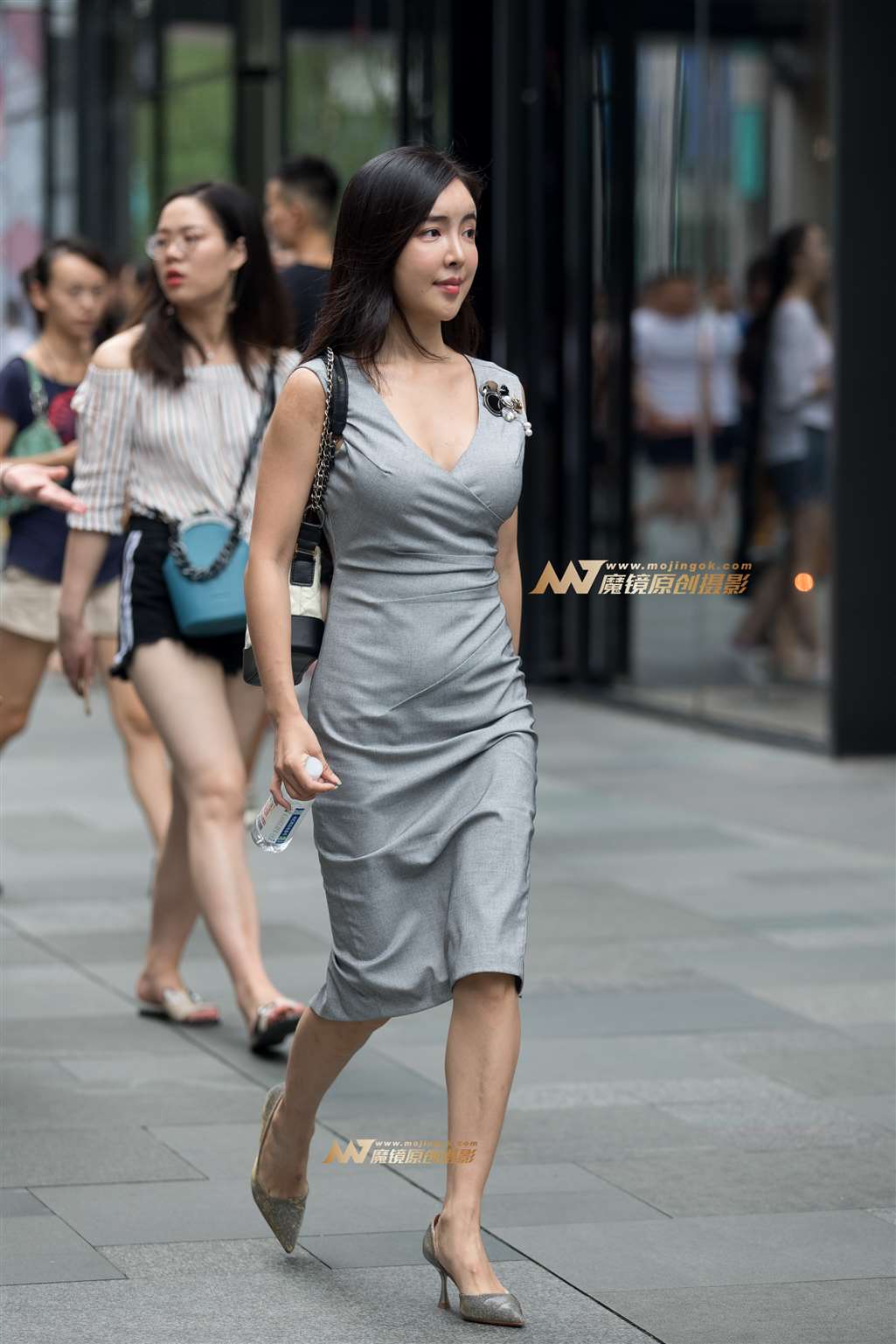 【凯恩赛帖】修身裙 好身材-街拍流行馆