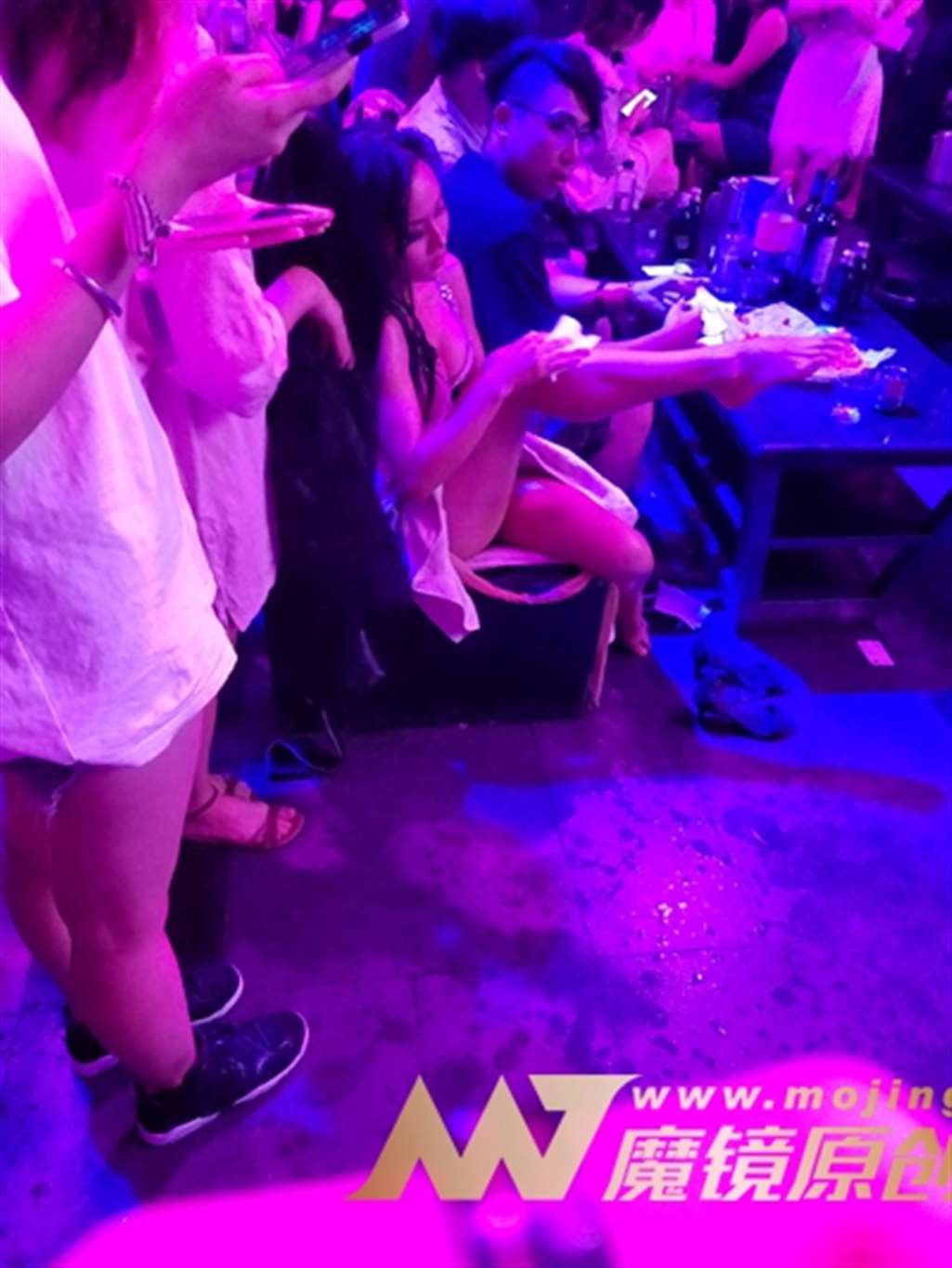 图片[3]-【番茄酱赛帖】超火辣美女性感水碗舞-流行馆