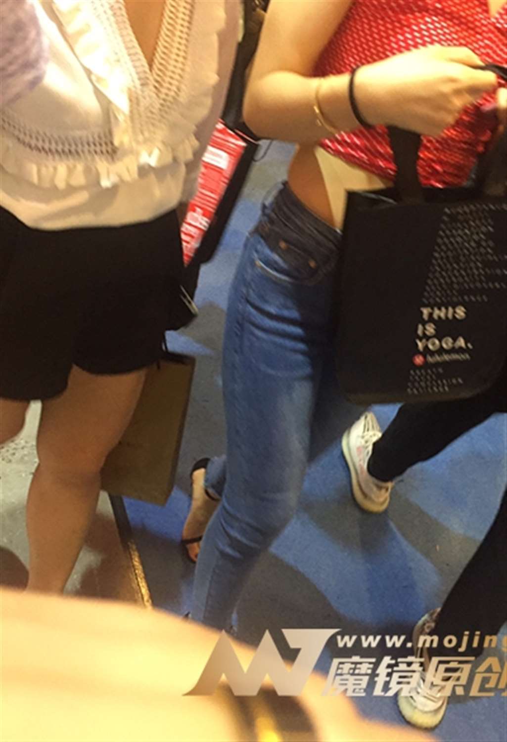 图片[3]-【红石赛帖】性感紧身牛仔裤美女-流行馆