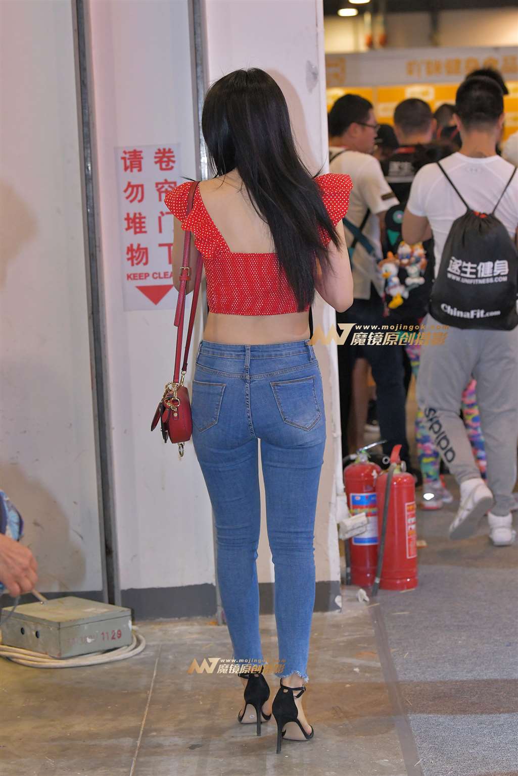 图片[2]-【红石赛帖】性感紧身牛仔裤美女-流行馆