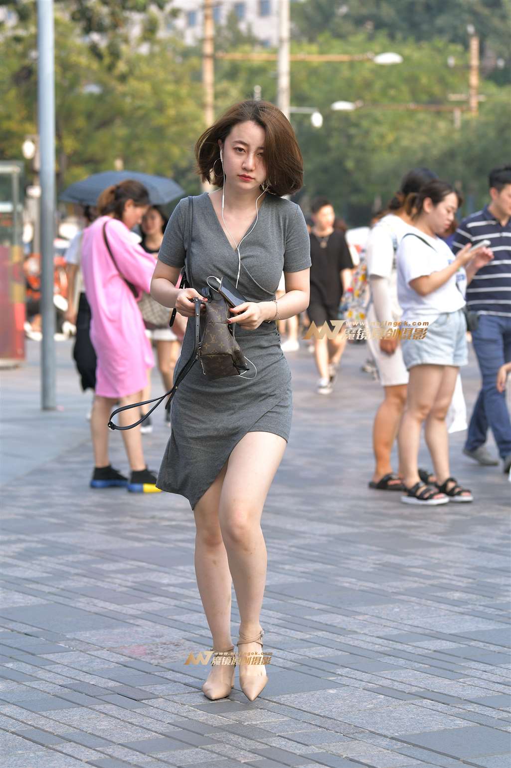 【红石赛帖】紧身包臀性感少妇-流行馆