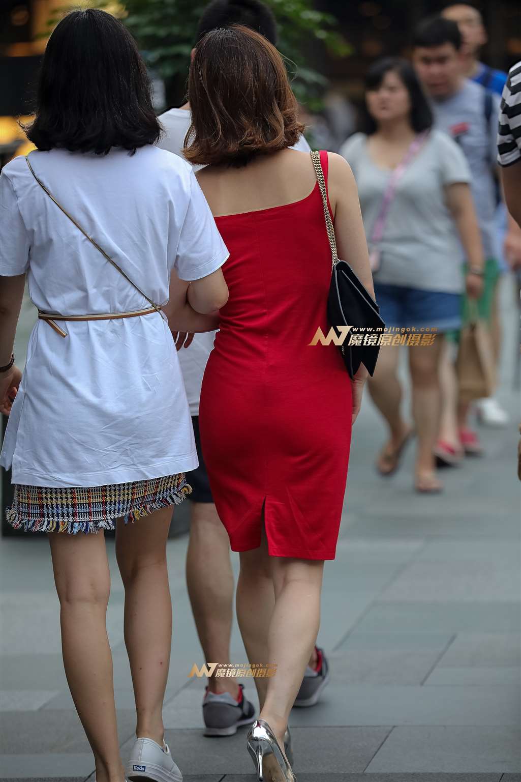 图片[4]-【凯恩赛帖】笑容灿烂的红裙少妇-流行馆