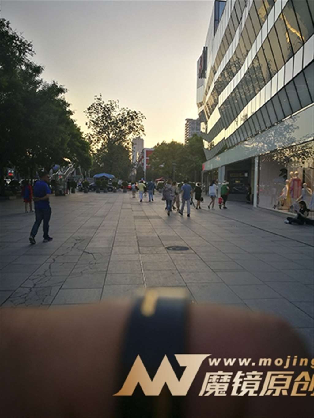 图片[2]-【赛德克赛帖】黄昏下的长腿紧牛气质女-流行馆