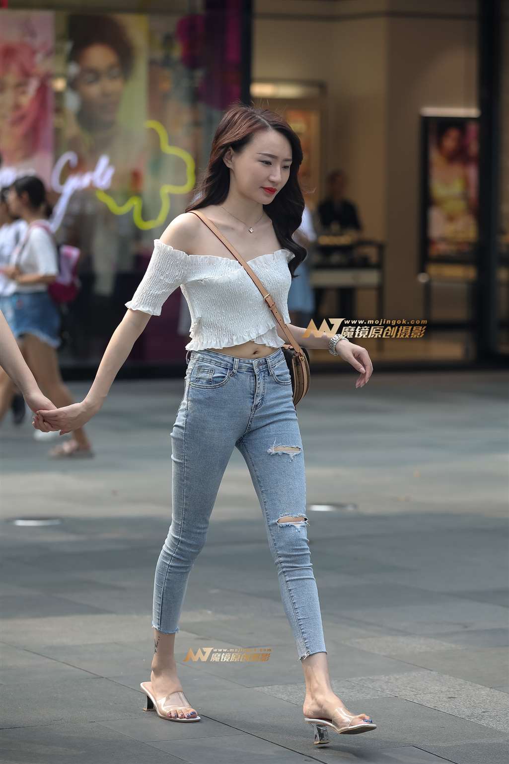 【凯恩赛帖】紧牛苗条长腿-街拍流行馆