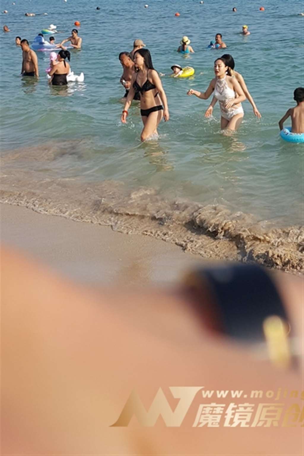 图片[3]-【视觉冲击赛帖】黑色泳装 白皙少妇-街拍流行馆