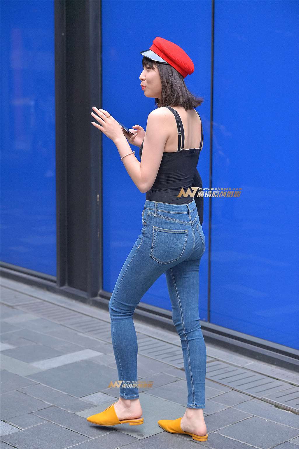 吊带衫紧牛仔性感迷人-流行馆