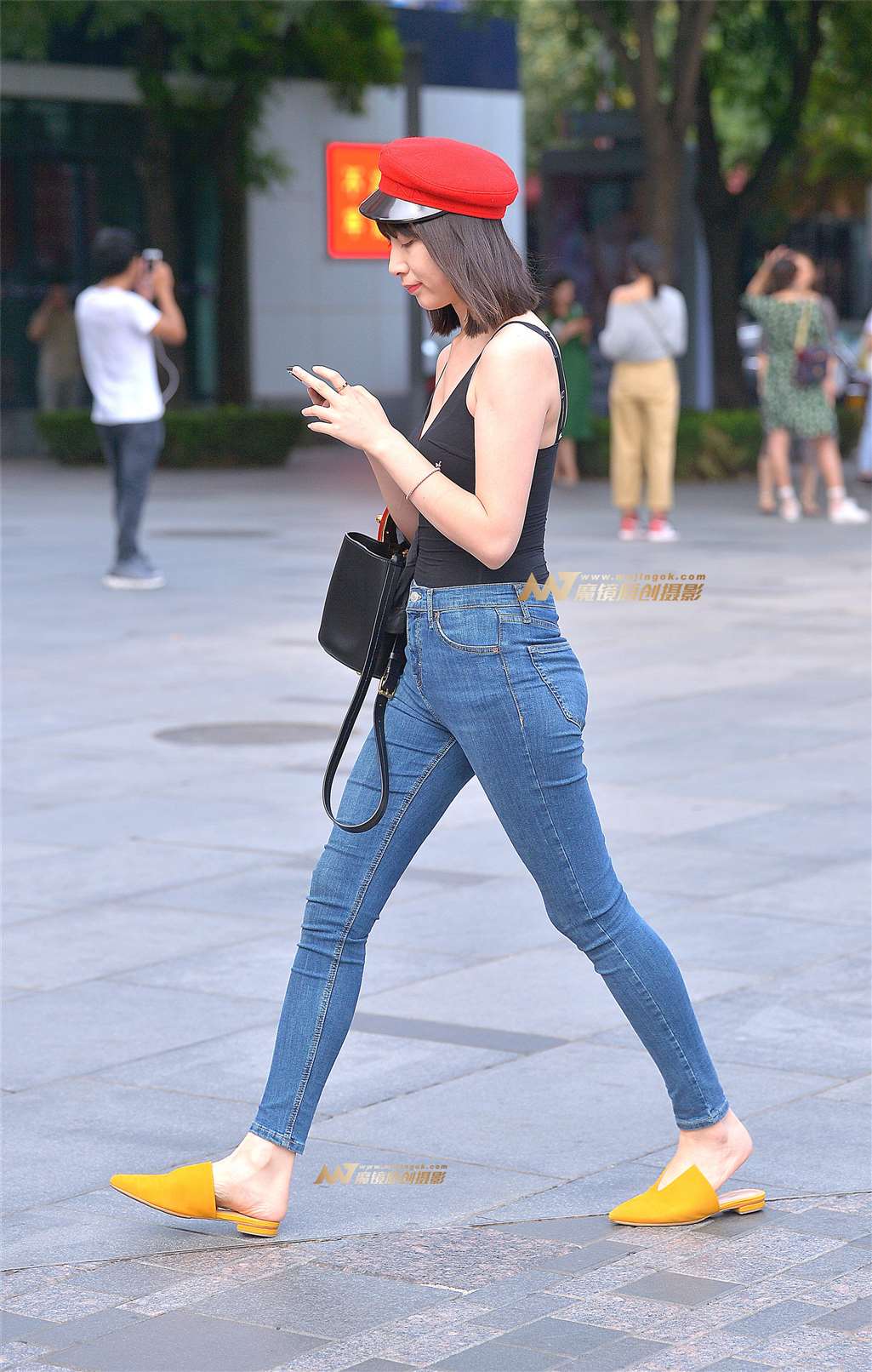 图片[3]-吊带衫紧牛仔性感迷人-流行馆