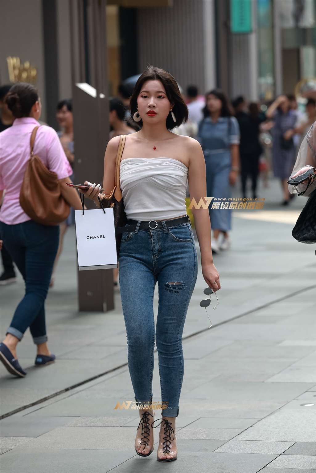 【凯恩赛帖】饱满紧牛女孩-街拍流行馆