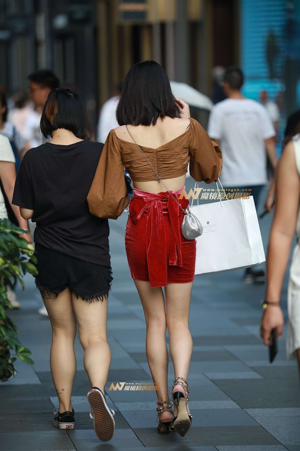 图片[2]-【凯恩赛帖】长腿性感红裙 勾勒迷人身材!-流行馆