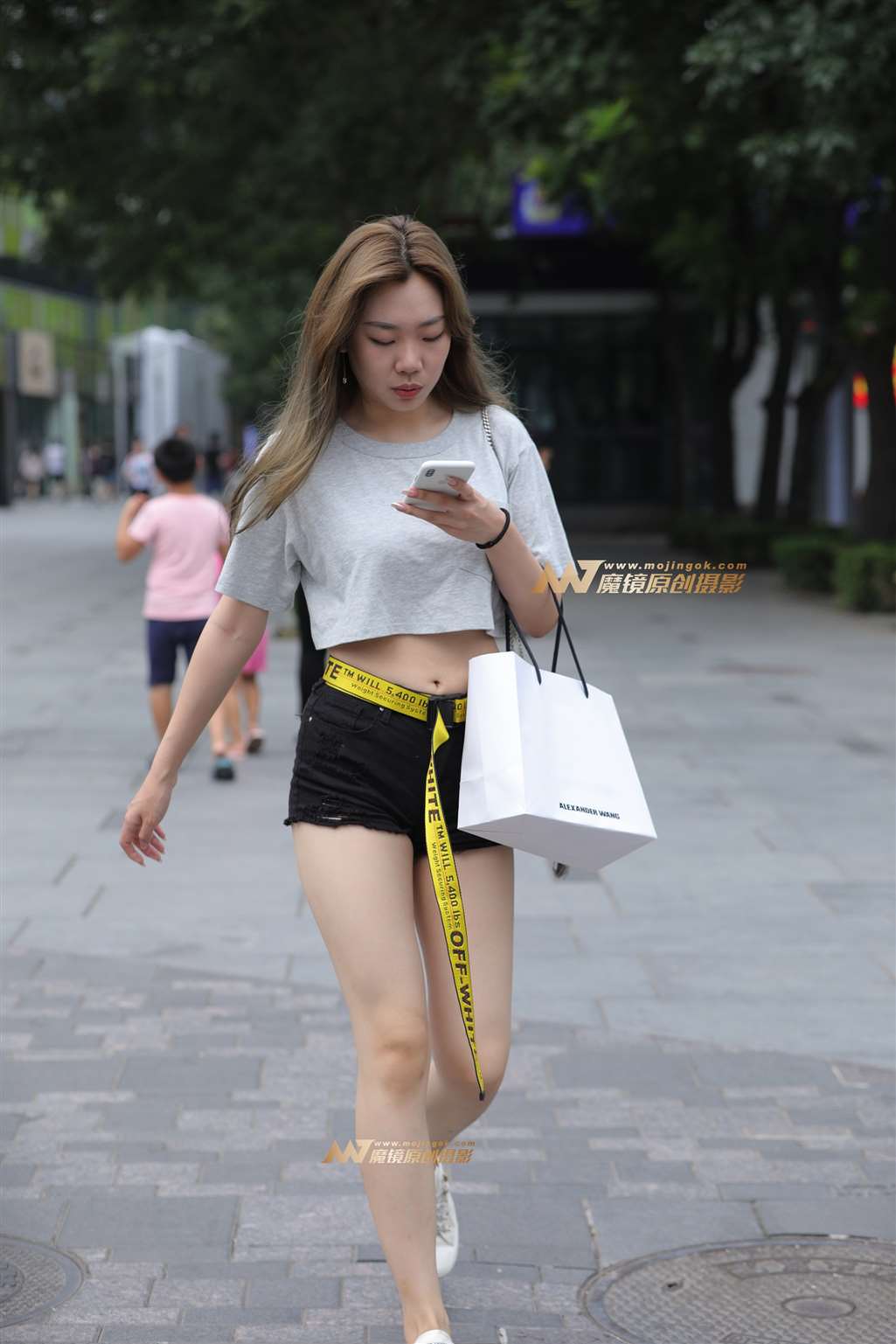 图片[3]-性感 露腰，月牙热裤 美眉-流行馆