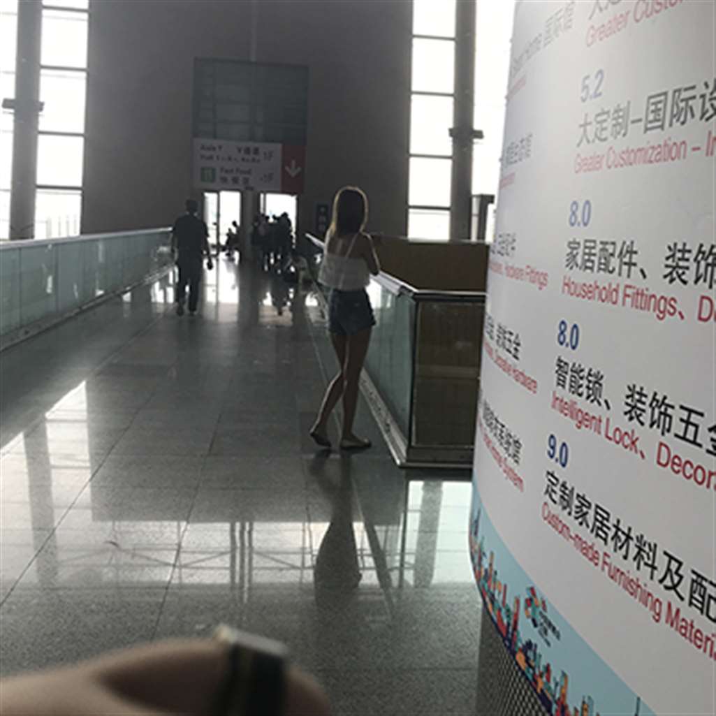 图片[3]-【辉辉赛贴】热裤长腿翘腿外国小姐姐-流行馆