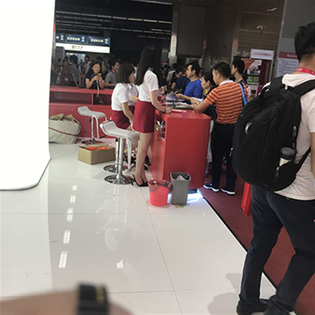 图片[2]-【辉辉赛贴】你们喜欢这个红裙美眉吗》-流行馆