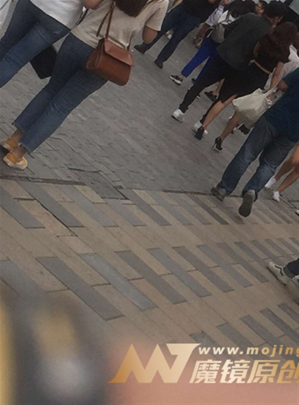 图片[3]-【红石赛帖】迷人曲线紧致美女-流行馆