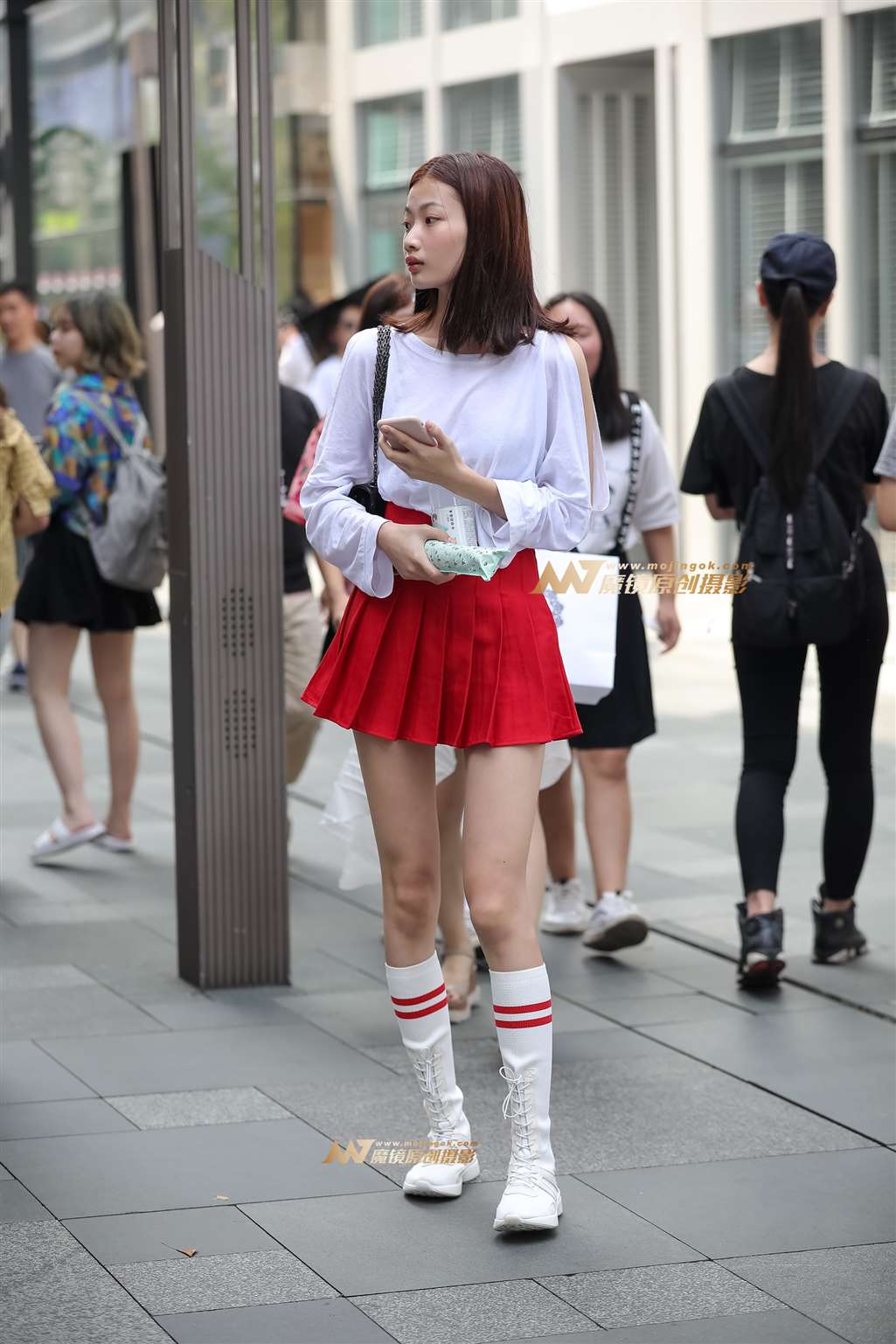图片[4]-【凯恩赛帖】秀丽长腿女孩 性感的百褶裙-流行馆