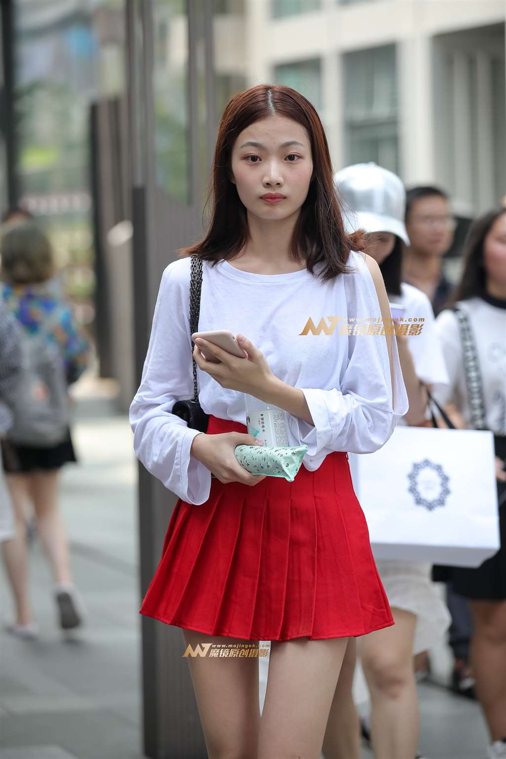 图片[5]-【凯恩赛帖】秀丽长腿女孩 性感的百褶裙-流行馆