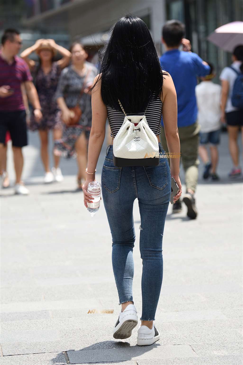 夏天的牛仔裤和小汗衫-流行馆