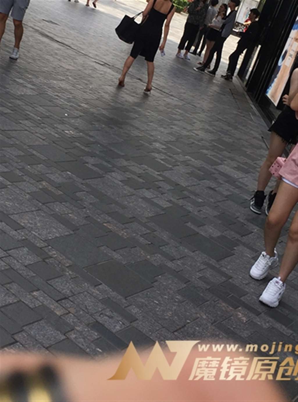 图片[3]-【红石赛帖】黑裙高跟性感少妇-流行馆